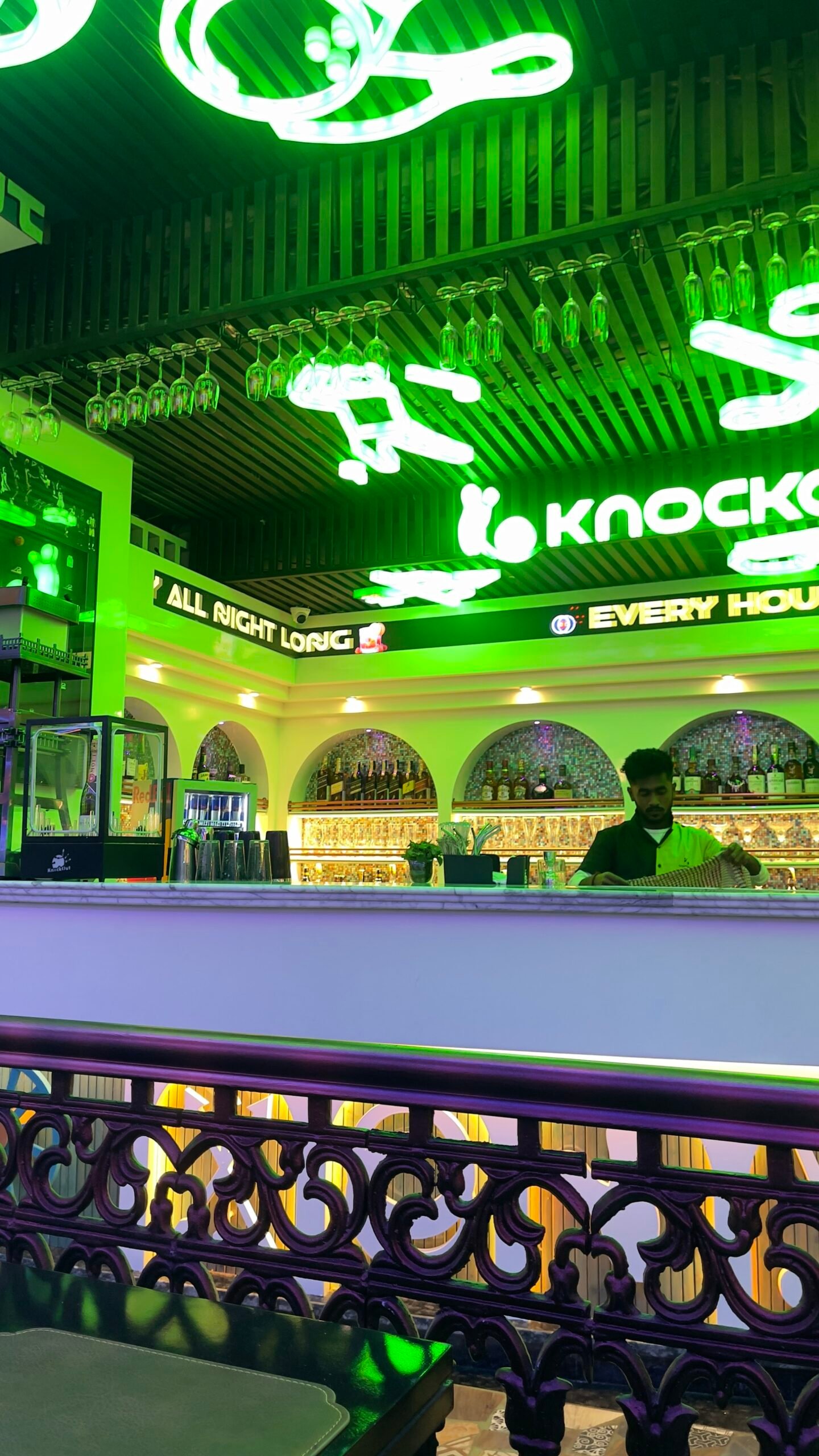 Truly Sports Bar & Lounge